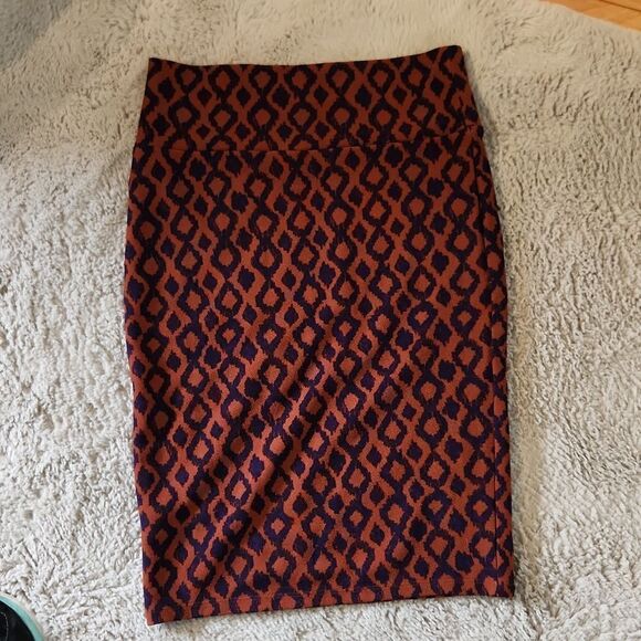 Lularoe stretchy small ladies skirt - Picture 4 of 4